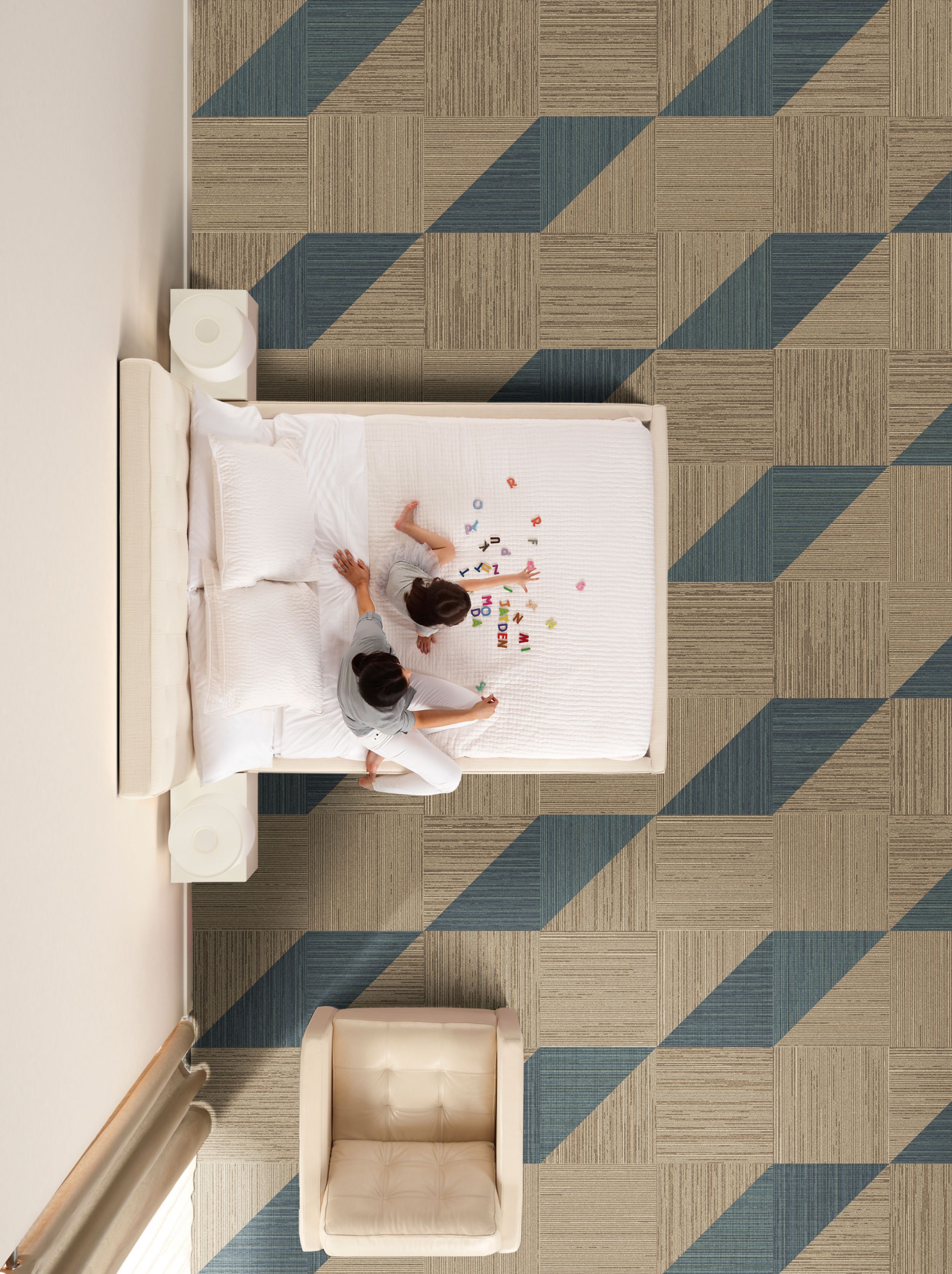 Interface RMS 101 carpet tile in hotel guest room imagen número 7